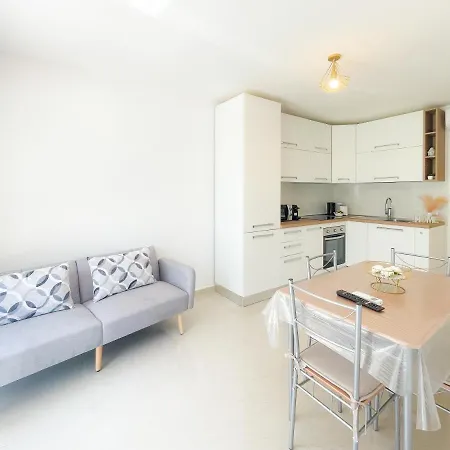 Lenval 6 Pers Ac Wifi Apartment